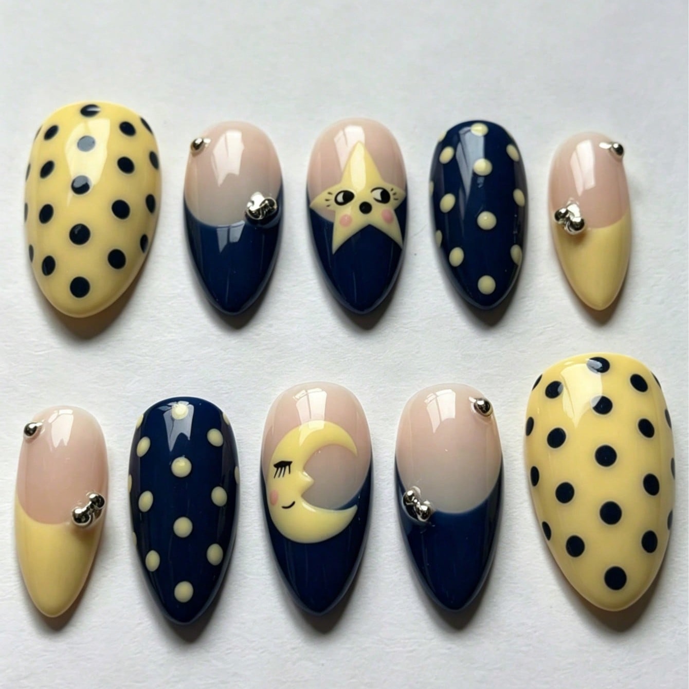 Nail Art Maroon - 10 Uñas Postizas Adhesivas Virales Kawaii